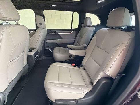 Certified 2024 GMC Acadia Elevation w/ Luxury Package FWD image 24