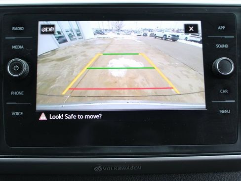 Certified 2021 Volkswagen Atlas Cross Sport SE image 16