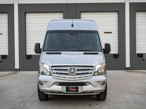Used 2015 Mercedes-Benz Sprinter 2500 image 3