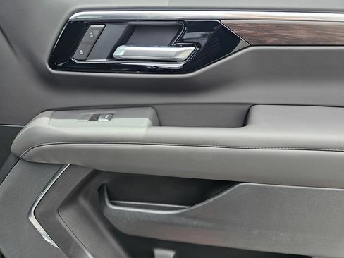 New 2026 Chevrolet Suburban LS w/ LPO, Dark Essentials Package RWD image 9
