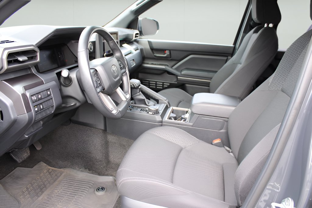 Used 2025 Toyota 4Runner SR5 AWD/4WD image 9