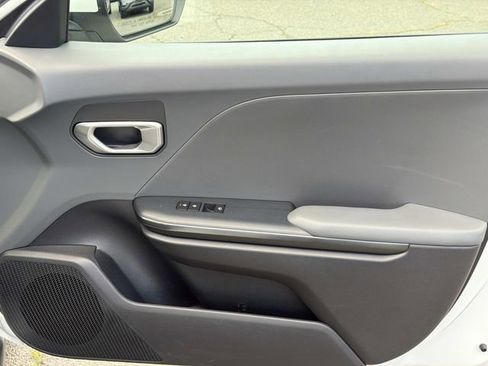 Used 2025 Kia K4 FWD image 8