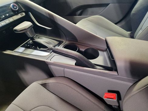 Used 2023 Hyundai Elantra SEL w/ Preferred Accessory Package FWD image 26