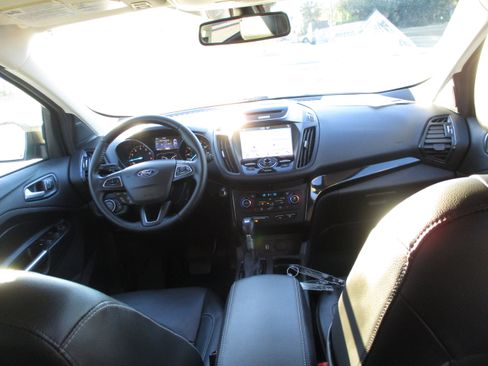 Used 2017 Ford Escape Titanium image 14