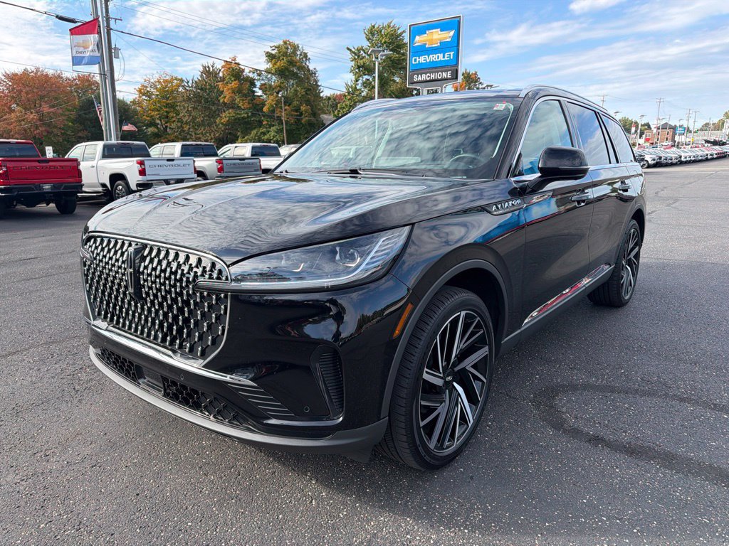 Used 2026 Lincoln Aviator Reserve AWD/4WD image 4