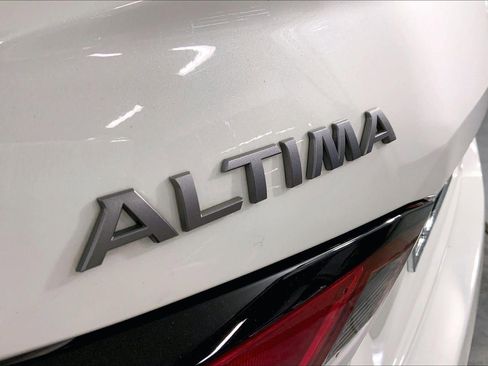 Used 2025 Nissan Altima 2.5 SV image 8