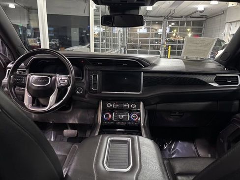 Used 2024 GMC Yukon XL Denali image 29