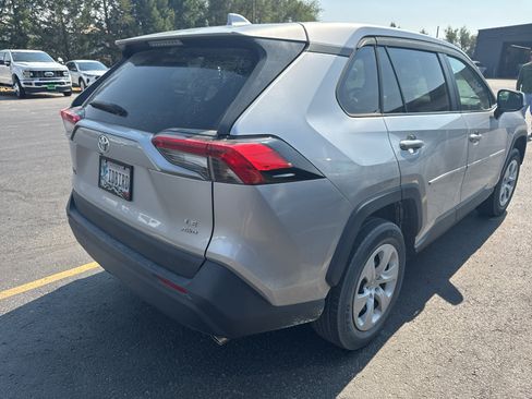 Used 2023 Toyota RAV4 LE AWD/4WD image 4