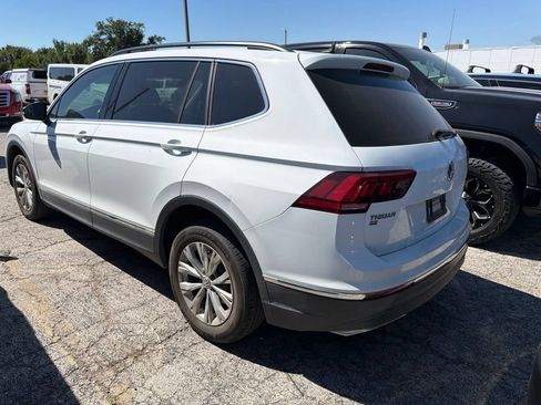 Used 2018 Volkswagen Tiguan SE w/ 3rd Row Seat Package AWD/4WD image 4