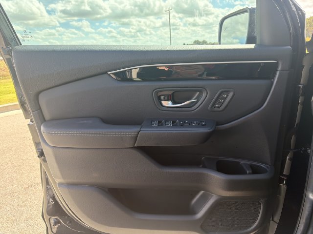 Used 2025 Honda Pilot EX-L image 28