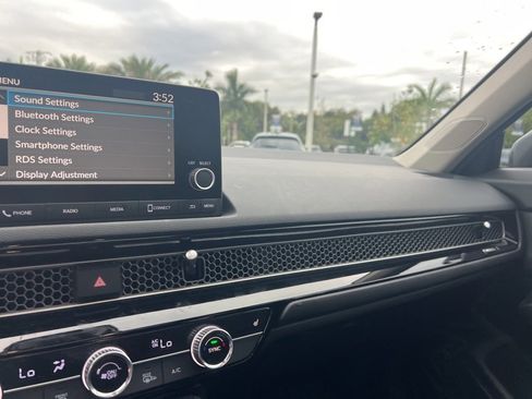 Used 2024 Honda Civic EX-L image 30