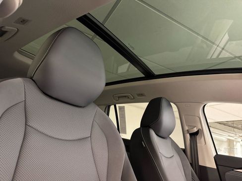 New 2026 Volkswagen Tiguan SE FWD image 16