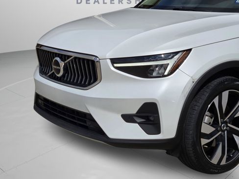 Certified 2023 Volvo XC40 B5 Plus w/ Climate Package AWD/4WD image 31