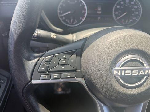 Used 2025 Nissan Sentra SV FWD image 21