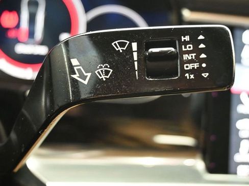 Used 2019 Porsche Panamera 4 w/ Premium Package image 30