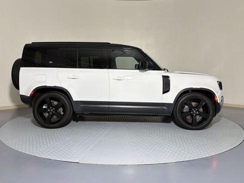 Used 2023 Land Rover Defender 110 S AWD/4WD image 8