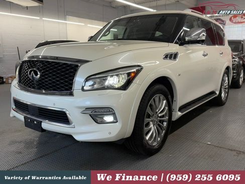 Used 2017 INFINITI QX80 4WD w/ Deluxe Technology Package image 2