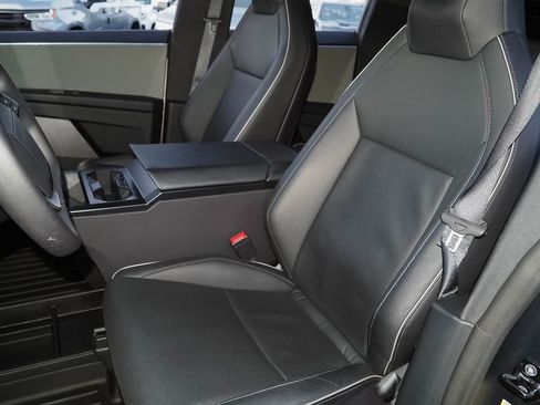 Used 2024 Tesla Cybertruck Cyberbeast AWD/4WD image 23