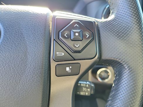 Used 2017 Toyota Tacoma TRD Off-Road w/ Tow Package image 20