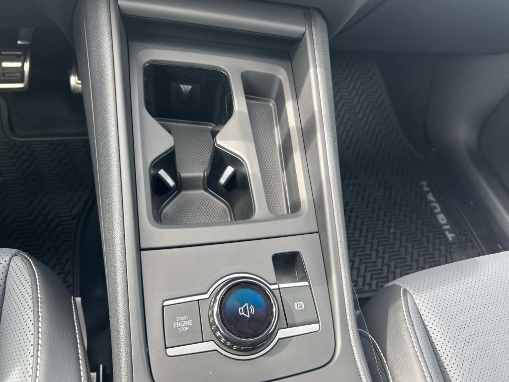 New 2026 Volkswagen Tiguan SE R-Line FWD image 61
