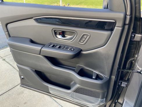 Used 2025 Honda Pilot EX-L image 31