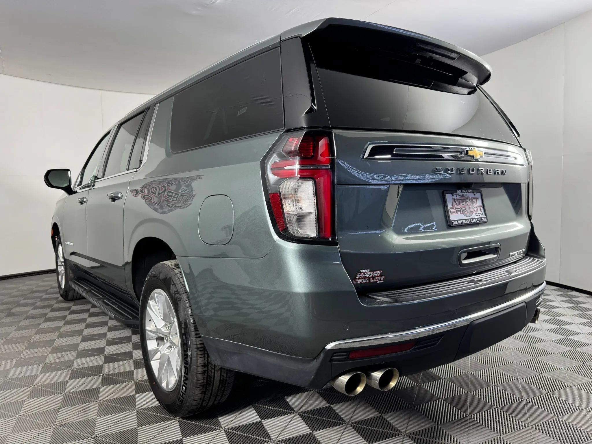 Used 2023 Chevrolet Suburban Premier AWD/4WD image 27