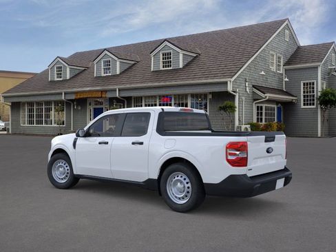 New 2025 Ford Maverick XL image 4