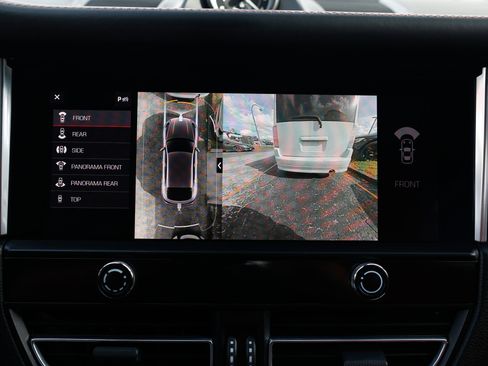 Used 2023 Porsche Macan GTS image 37