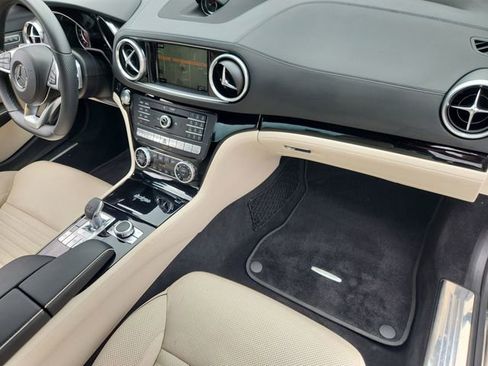 Used 2017 Mercedes-Benz SL 550 image 29