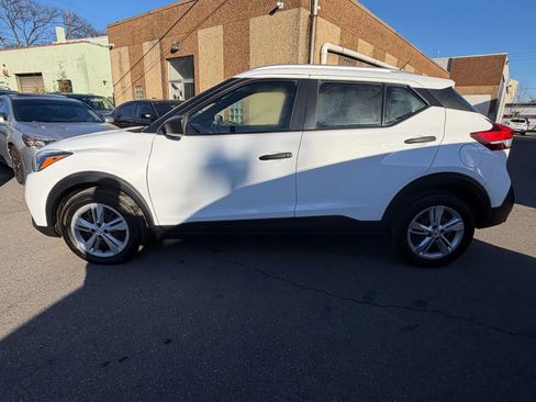 Used 2019 Nissan Kicks S image 8