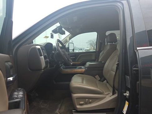 Used 2018 Chevrolet Silverado 3500 LTZ w/ Duramax Plus Package image 24