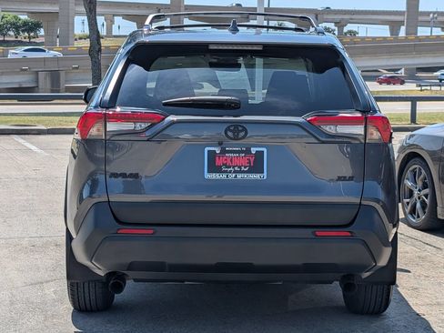 Used 2025 Toyota RAV4 XLE w/ Convenience Package FWD image 5
