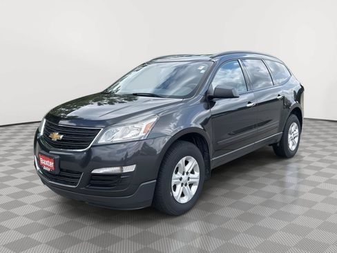Used 2017 Chevrolet Traverse LS FWD image 3