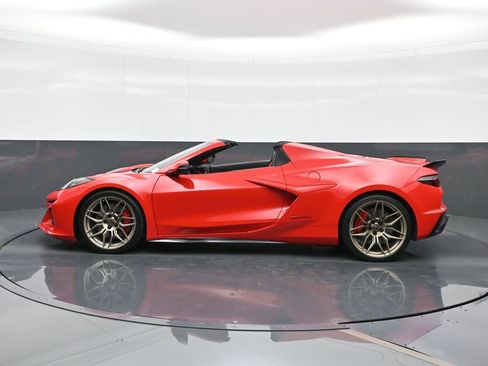 Used 2025 Chevrolet Corvette Z06 RWD image 5