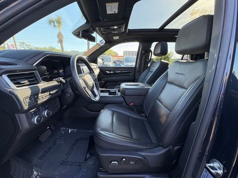 Used 2024 GMC Yukon XL Denali AWD/4WD image 13