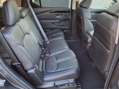 Certified 2025 Honda Pilot Touring image 13