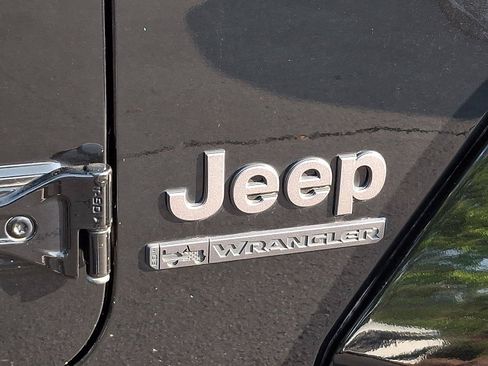 Used 2021 Jeep Wrangler Unlimited Sport AWD/4WD image 30