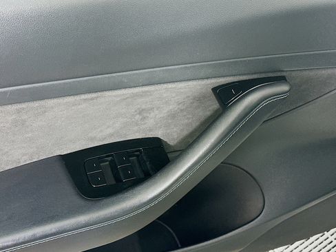 Used 2020 Tesla Model 3 Standard Range Plus image 15