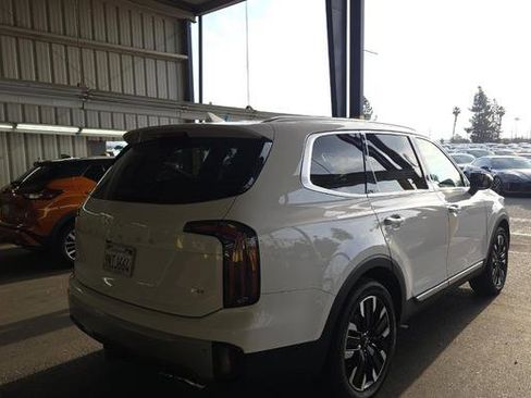 Used 2024 Kia Telluride SX w/ Towing Package AWD/4WD image 3