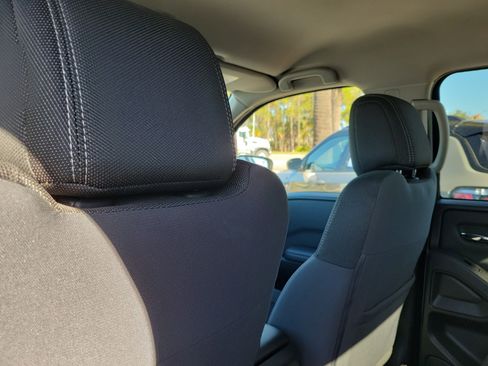 Certified 2023 Nissan Frontier SV w/ Technology Package image 13