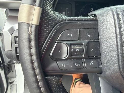 Used 2024 Toyota Tacoma SR5 AWD/4WD image 18
