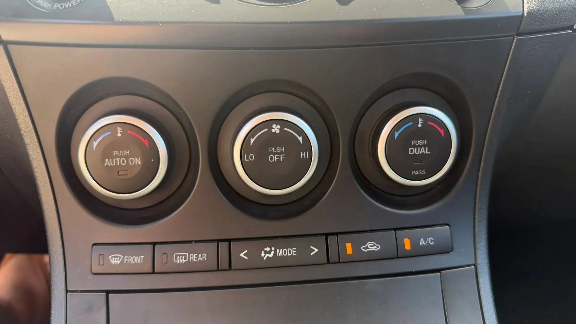 Used 2013 MAZDA MAZDA3 i Touring FWD image 29