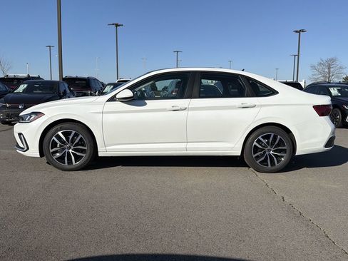 New 2026 Volkswagen Jetta SE image 2