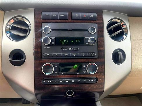 Used 2012 Ford Expedition XLT image 14