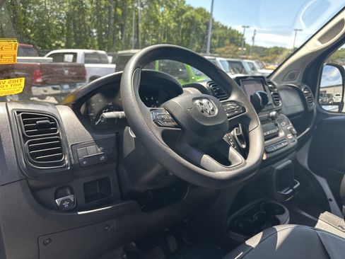 Used 2025 RAM ProMaster 2500 w/ Convenience Group FWD image 22