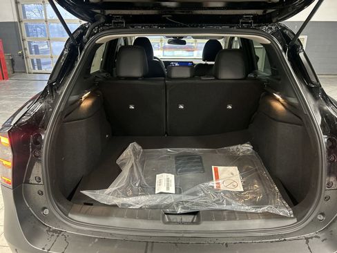 New 2026 Nissan Kicks SR w/ Cold Weather Package image 38