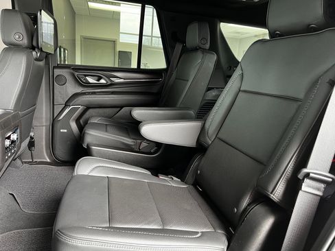 Used 2021 GMC Yukon Denali w/ Denali Premium Package AWD/4WD image 26