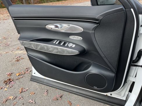 Used 2025 Genesis GV70 3.5T Sport w/ Sport Advanced Package image 17