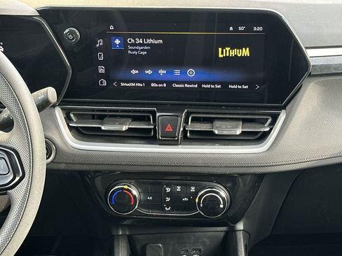 Used 2024 Chevrolet TrailBlazer LT image 25