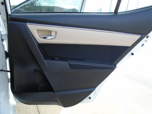 Used 2014 Toyota Corolla LE FWD image 25